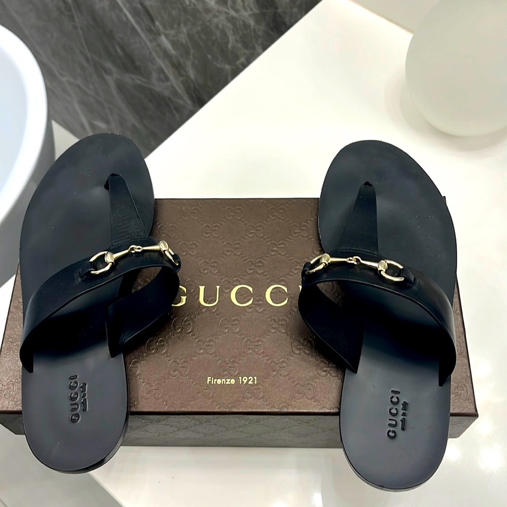 Gucci black Horsebit sandals Size 8